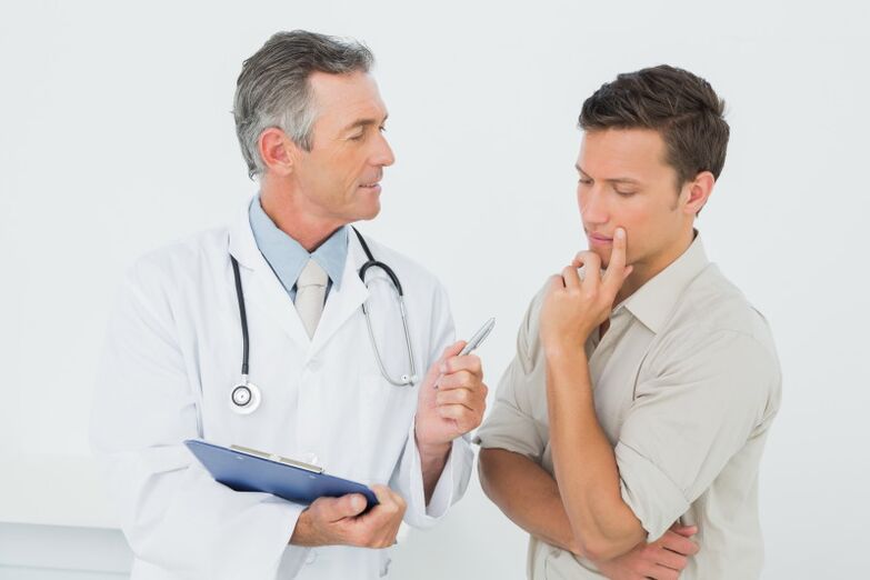 le médecin prescrit un traitement pour la prostatite
